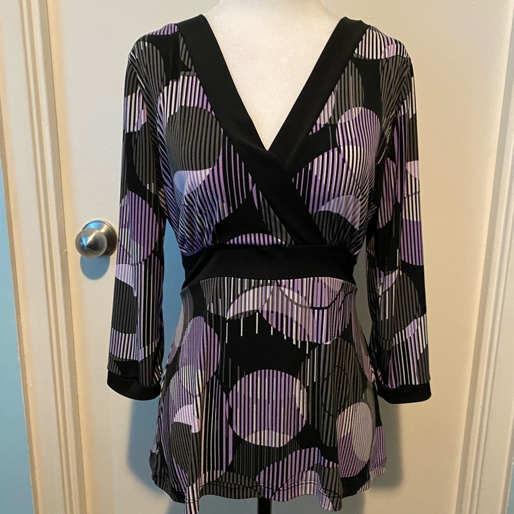 JESSICA V-NECK BLOUSE WITH TIED BACK - Picture 1 of 15